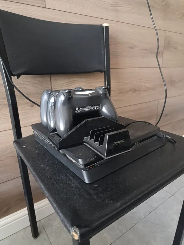 Playstation 4 есть
