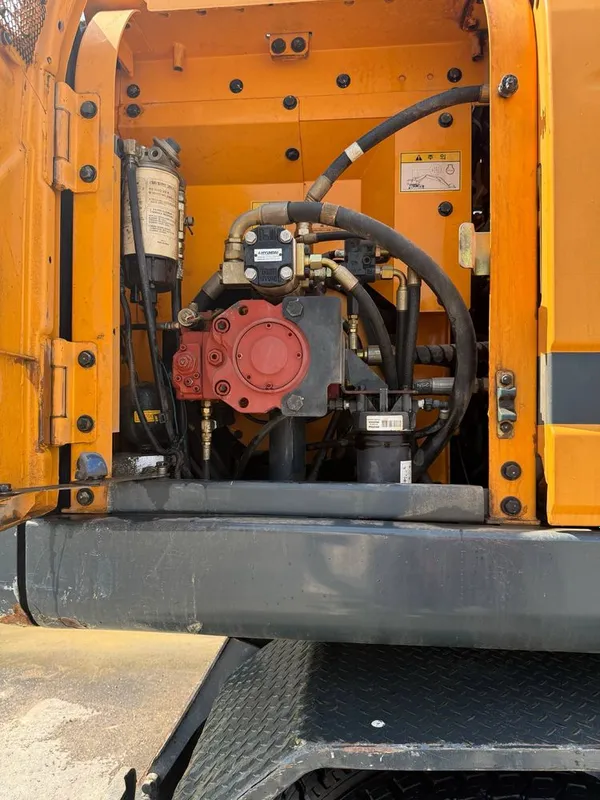колесный экскаватор Hyundai HW145 6