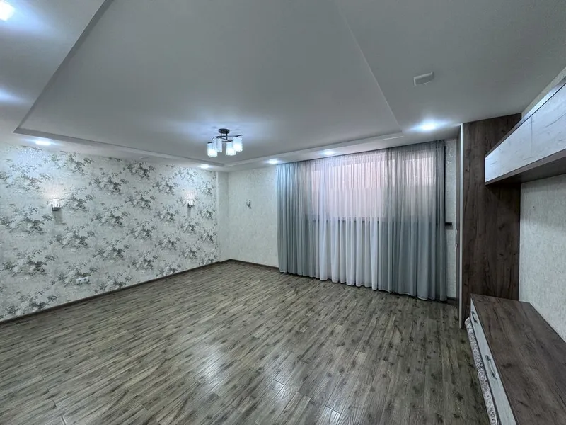 Танхаус на Паркентском 3 уровня 4 комнаты хороший ремонт 126 кв.м. 3