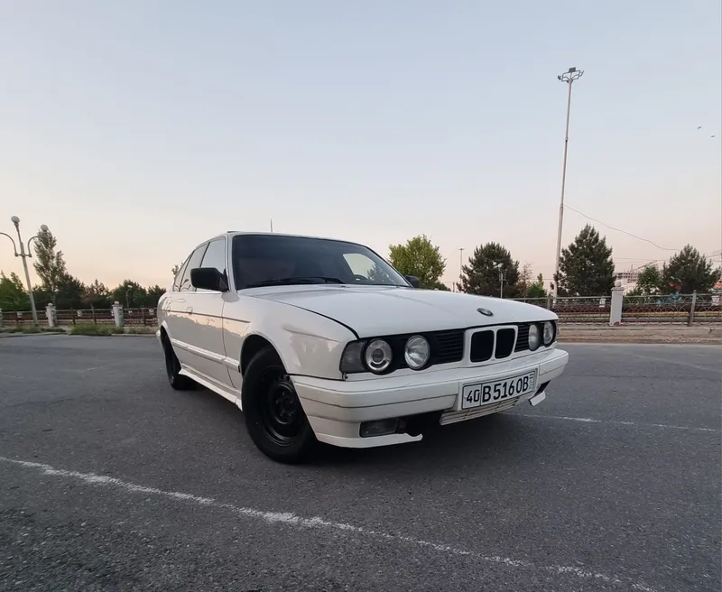 BMW E34 3.0 | Легенда | Живая | Срочно
