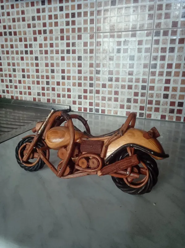 Qo‘lda yasalgan mototsikl suveniri 2 Qo‘lda yasalgan mototsikl suveniri 2