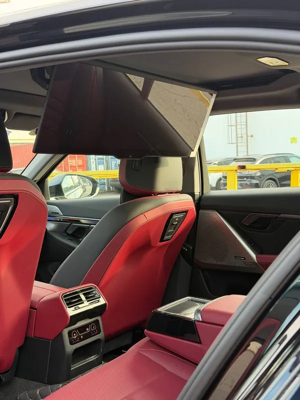 BMW i5 40L 2025 v nalichii — фото 2