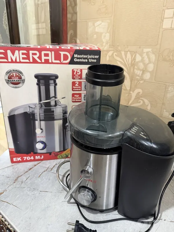 Sokovijemalka Emerald Ek 704 MJ 2 Sokovijemalka Emerald Ek 704 MJ 2