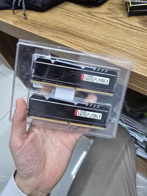 DDR4 64gb Kingston FURY Beast RGB 3600 32x2 — фото 1