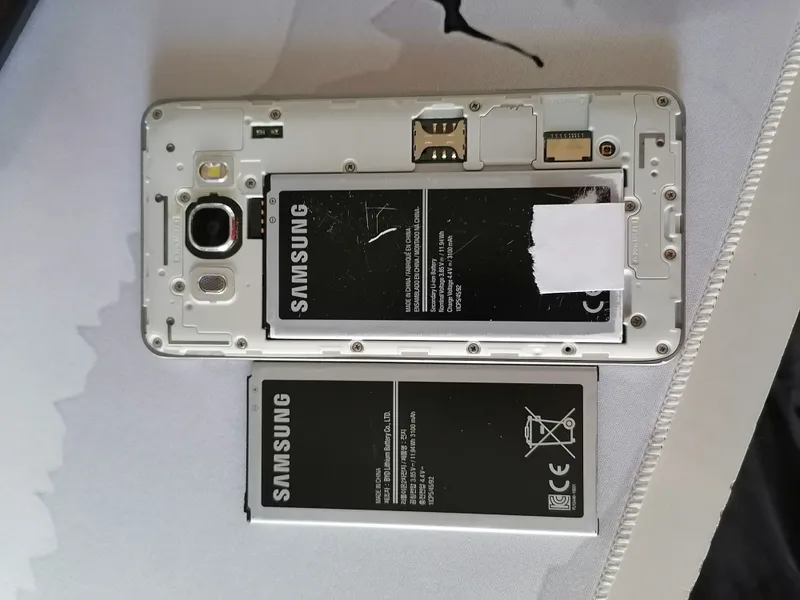 Samsung j5 2016 2/16 gb 8 Samsung j5 2016 2/16 gb 8