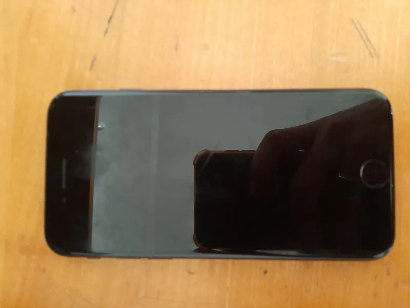 iPhone SE 2020 64g yomkasti 73
