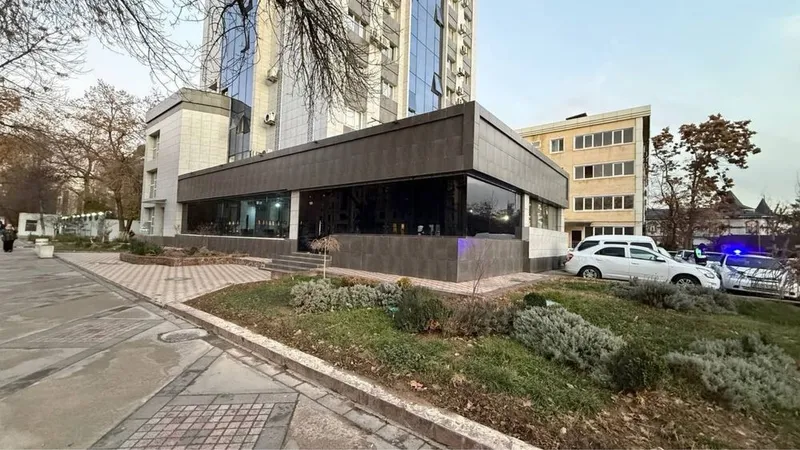 Продажа комерческое здание в центре по улице Нукус — фото 1
