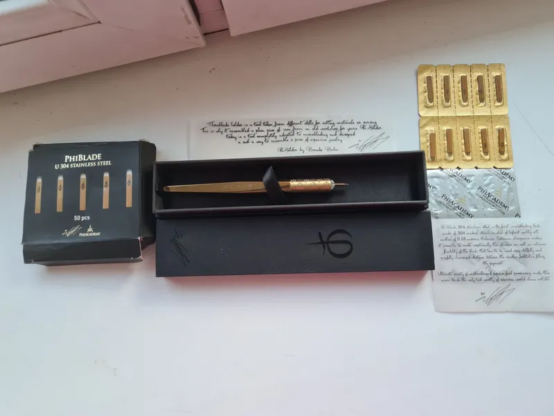 Оригинальный держатель PhiBrowsGold+лезвияPhiBlade