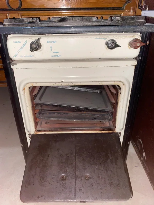 Продаётся газовая плита 4