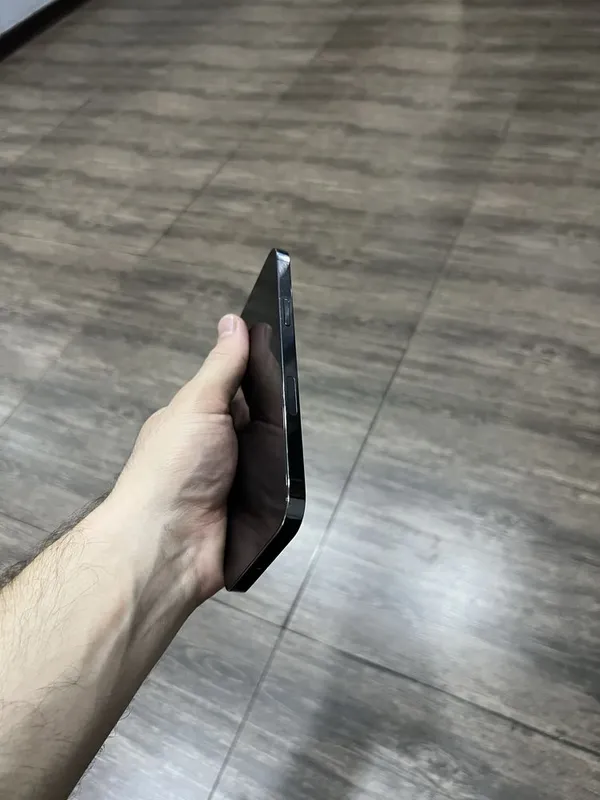 Iphone 12 pro max 4