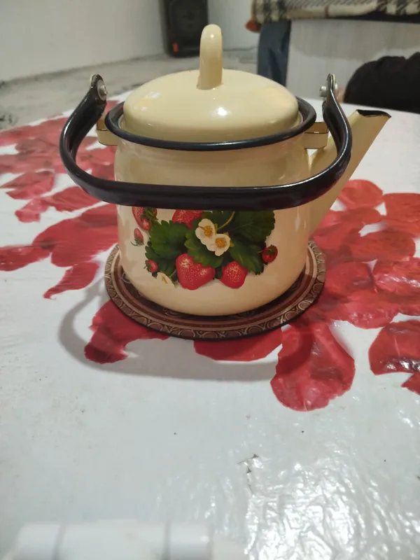 Чайник для заваривания чая с молоком
