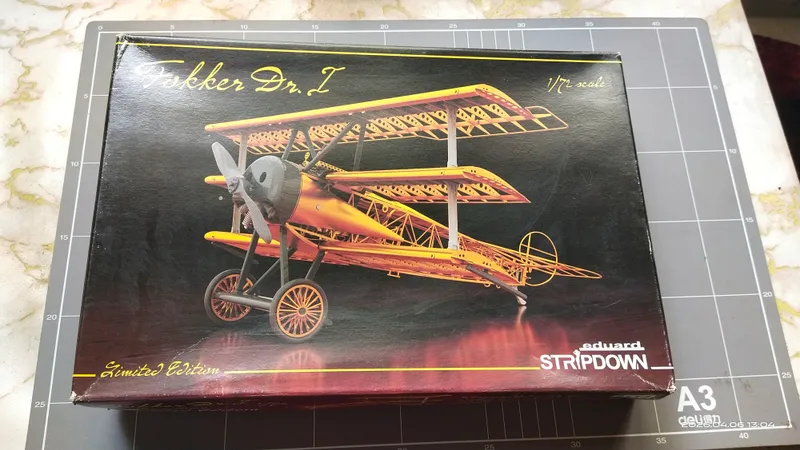 Сборная модель 1/72 Fokker Dr.I, Eduard Stripdown