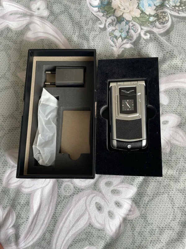 Vertu Ayxta V77 3
