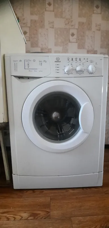 Стиральная машина Indesit WIL 85