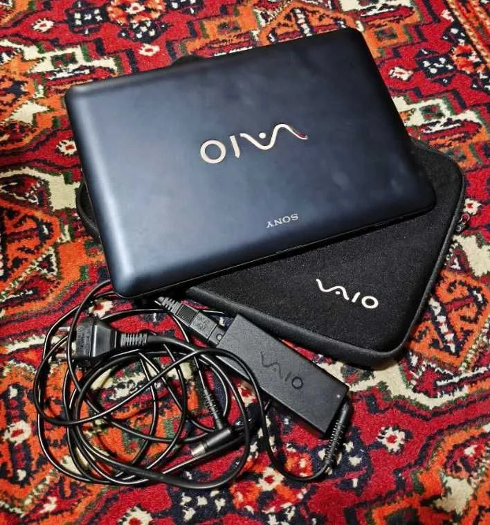 Продается оригинальный компактный ноутбук Sony Vaio в полном комплекте — фото 2
