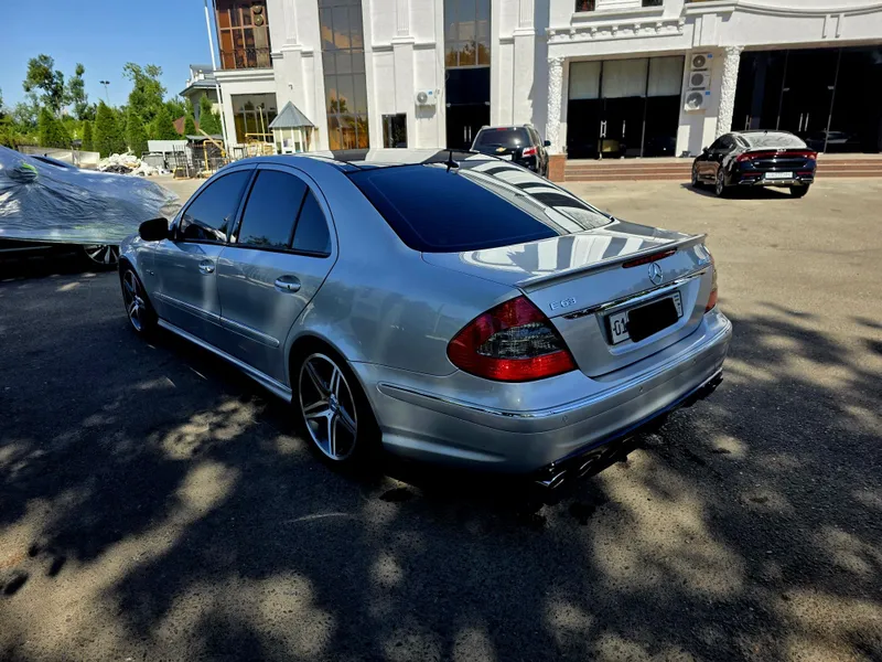 Mercedes benc 63 AMG 211 4 Mercedes benc 63 AMG 211 4