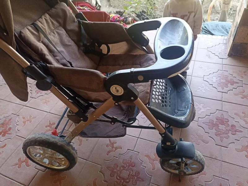 Bolalar aravachasi sotiladi kamchiligi bor ozgina telefon uchun pastda — фото 3