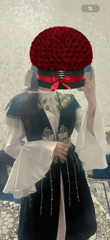 Troyka ichida oq bazasi bilan 1 Troyka ichida oq bazasi bilan 1