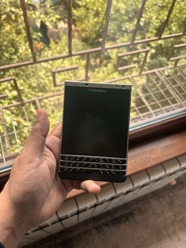 BlackBerry Passport Silver Edition | Редкая версия | Отличное состояние 1 BlackBerry Passport Silver Edition | Редкая версия | Отличное состояние 1