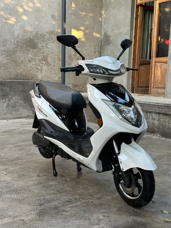 Skuter sotiladi 2
