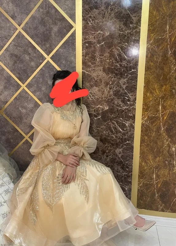 Ona va qiz uchun bir xil uslubdagi tuy libosi — фото 3