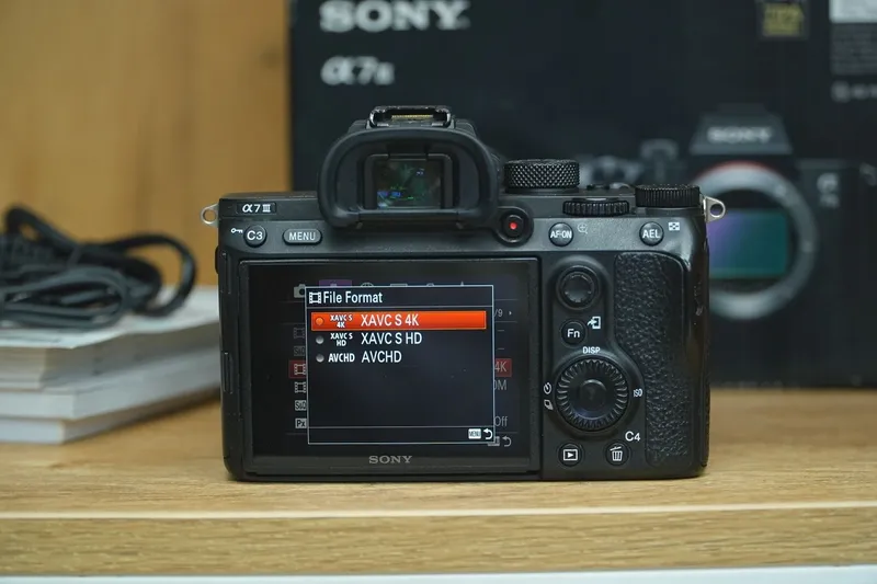 Sony A7 III 4K 24-105mm F4 OSS G master yaxshi holatda — фото 6