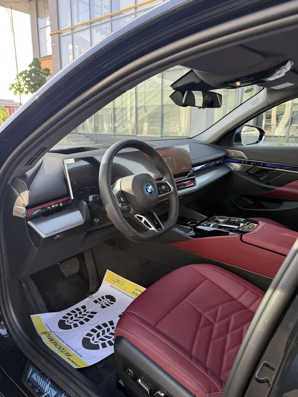 Bmw i5 40l 2025-yil +dop 4K Tv HUD Harmann Kardon Sky Lounge 360kamera — фото 5