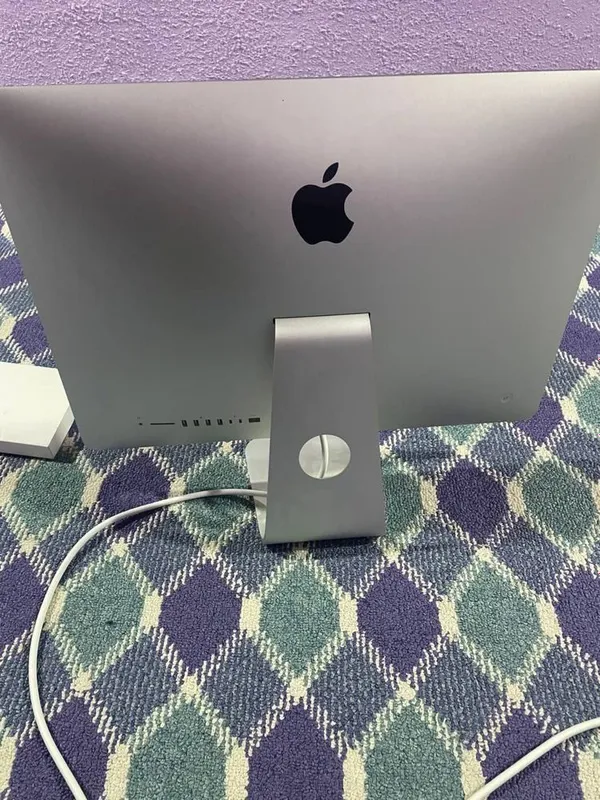 iMac 18,1 2017 yangi holatda
