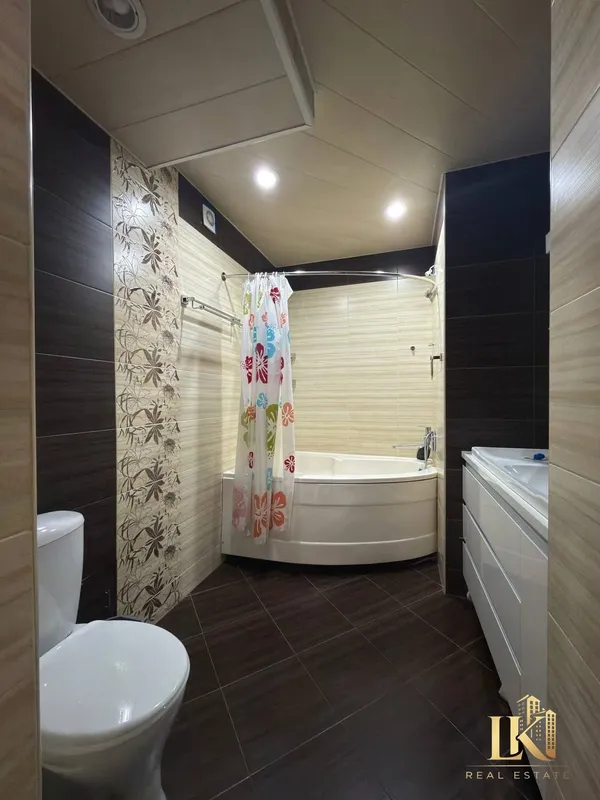Продаётся 3-комнатная квартира, 83 м², 3/4, Мирабадский район — фото 8
