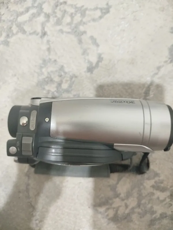 HITACHI Hitachi kamera ideal holatda 3 HITACHI Hitachi kamera ideal holatda 3
