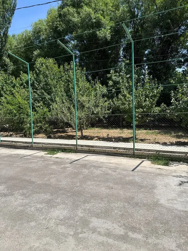 Тошкент вилояти Зангиота тумани Арк Булок бозори яқинида уй сотилади 10 Тошкент вилояти Зангиота тумани Арк Булок бозори яқинида уй сотилади 10