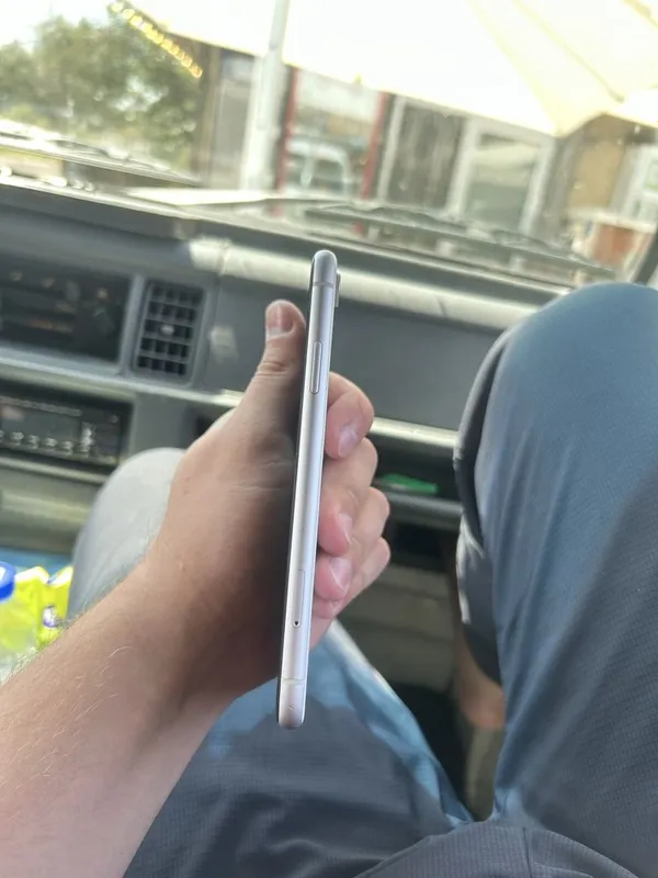 Iphone Xr 64 ГБ. 3 Iphone Xr 64 ГБ. 3