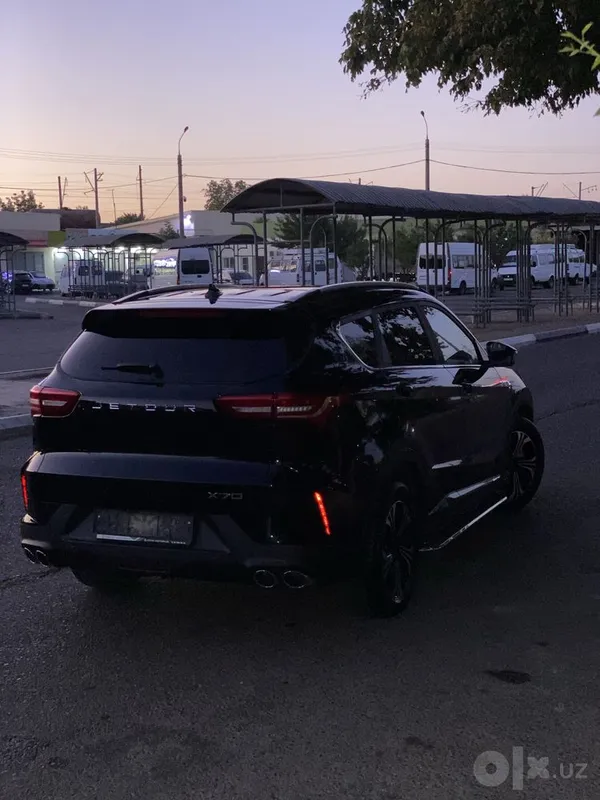 Jetour X70 qora/2025 5 Jetour X70 qora/2025 5