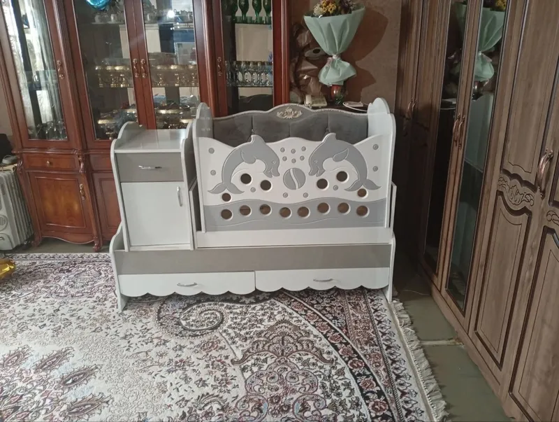 Детский кровать с тумбочкой