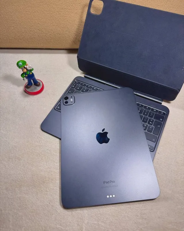 Apple iPad Pro 11" M4 256GB Black + Magic Keyboard 6