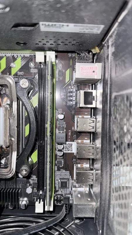 Xeon. E5 2670 v2 не дорогой буджетний материнка 4 Xeon. E5 2670 v2 не дорогой буджетний материнка 4