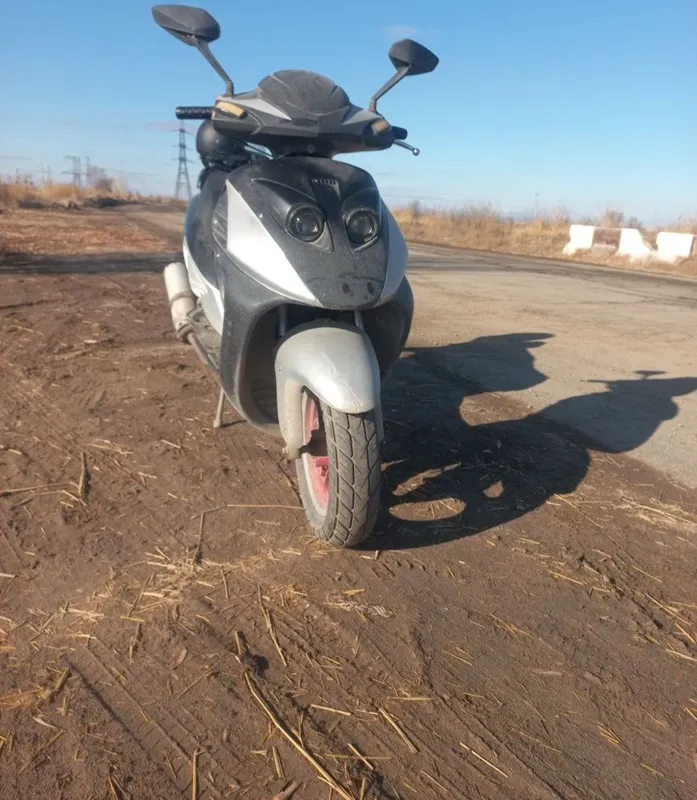 150 cub skuter benzili 150 cub skuter benzili