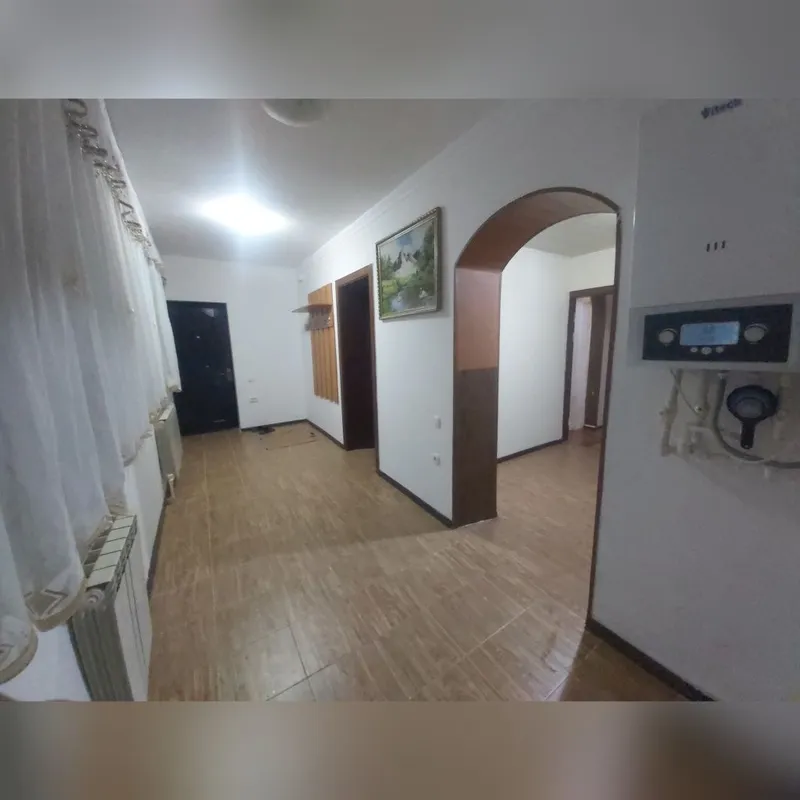 Do'rmonda 3 xonali kvartirani Yangi Toshmida hovliga almashaman