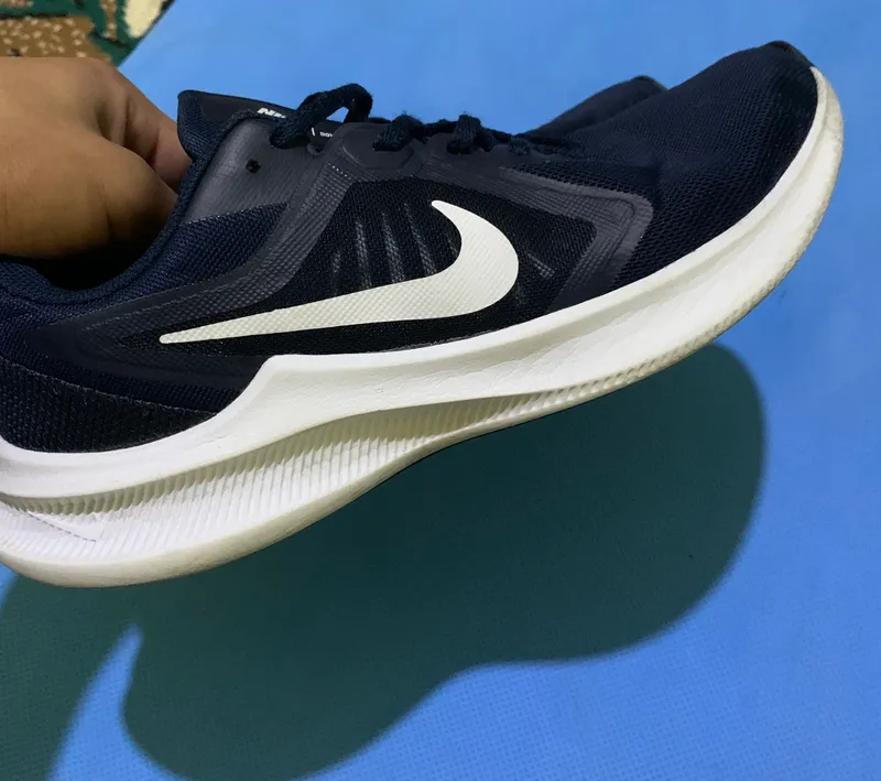 Кроссовки Nike 4 Кроссовки Nike 4