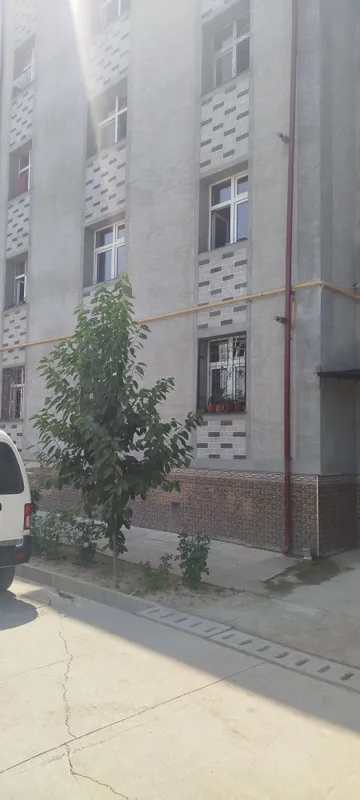 Тошкент вилояти Янгийул шахри Сабо массив (Заря) да квартира сотилади. 5