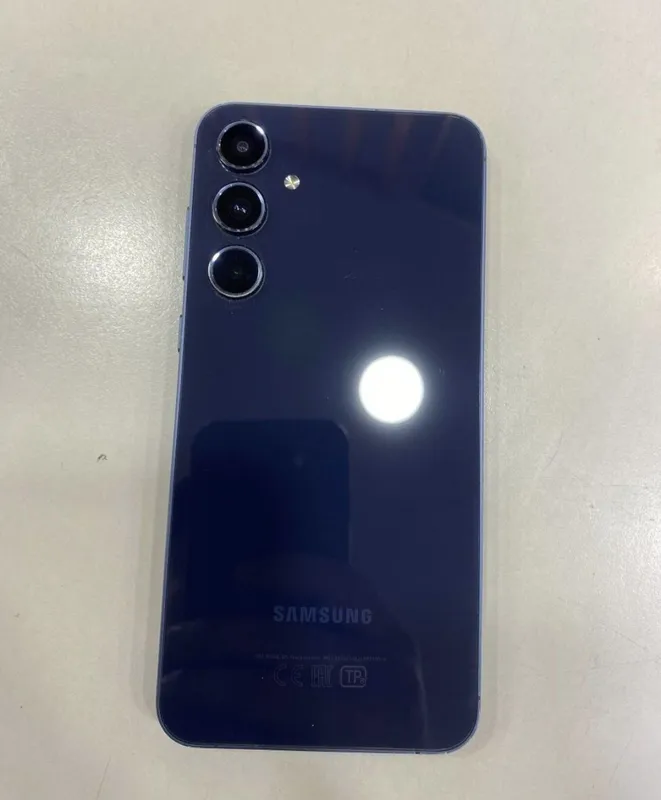 Samsung a55 5g 8/256 sotiladi Samsung a55 5g 8/256 sotiladi