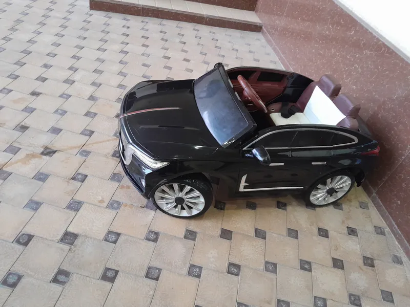 Bolalar uchun elektr mashina (H9 model)