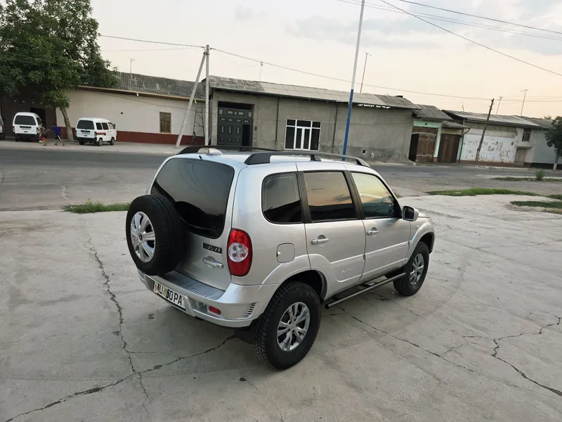 Niva 4x4 Sotiladi 2 Niva 4x4 Sotiladi 2