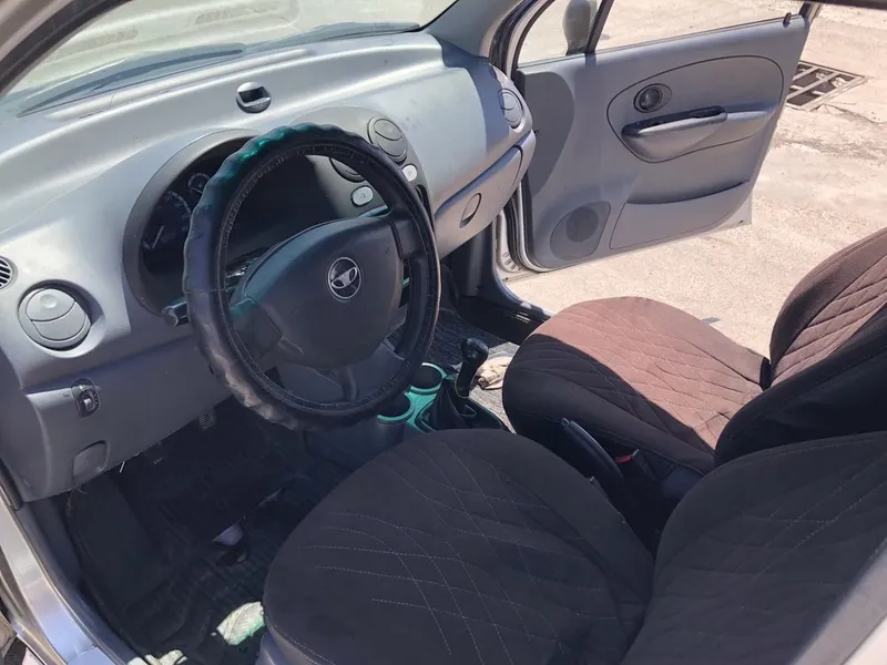 Matiz best xolati yaxshi minishga tayyor butun moshina bezinda