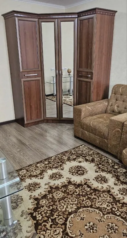 Здается квартира чиланзар 24 квартл 350$ 8 Здается квартира чиланзар 24 квартл 350$ 8