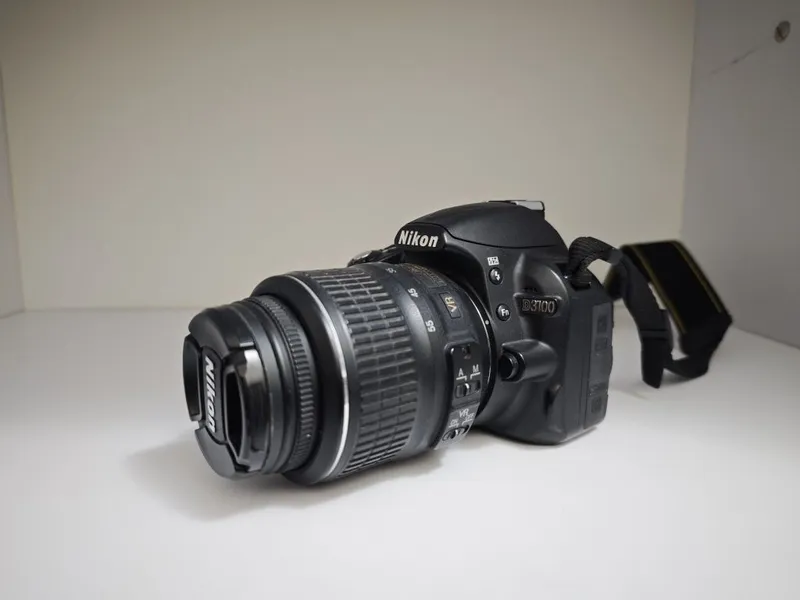Продаю Nikon D3100, объектив 18-55 1