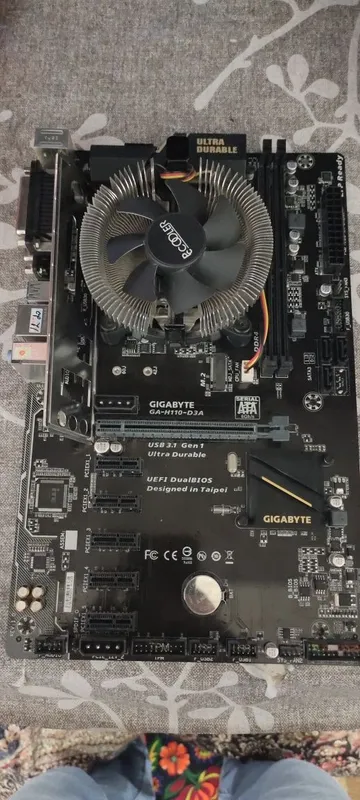 Gigabyte H-110 i5 6 го пока лени Gigabyte H-110 i5 6 го пока лени