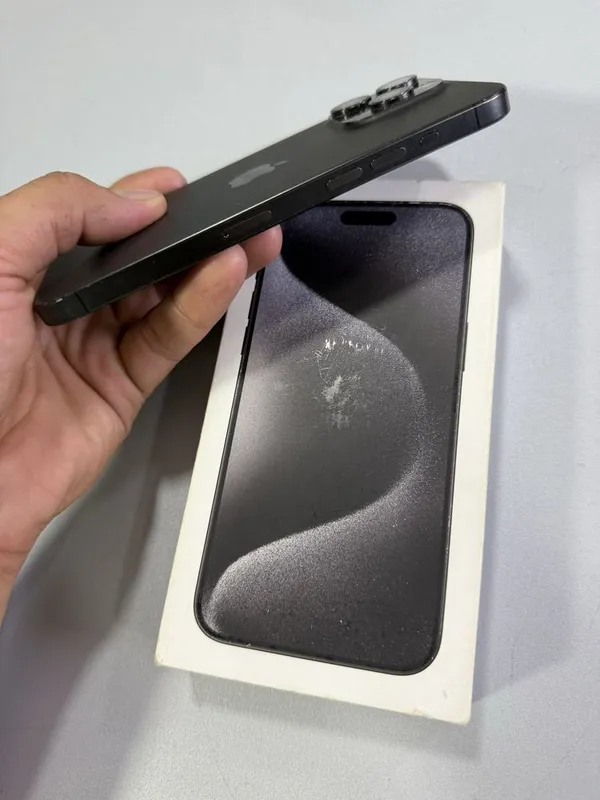 Iphone 15 pro max sotladi 256gb xotira 85% yomkis 6