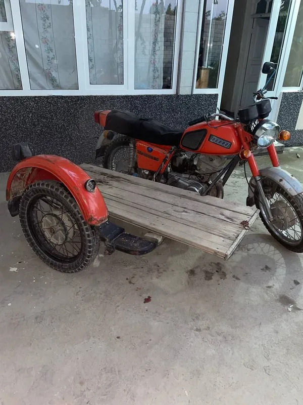 IJ Planeta 5 mototsikli sotiladi 2 IJ Planeta 5 mototsikli sotiladi 2