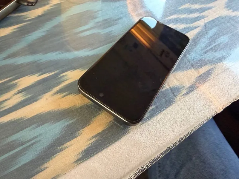 Iphone 15 pro Цвет - black 3